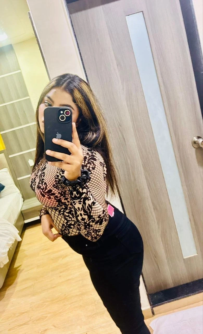 Pari23y, Sexy Teen, Best Gfe –Educated – Indian escort in Hyderabad — 2 / 3