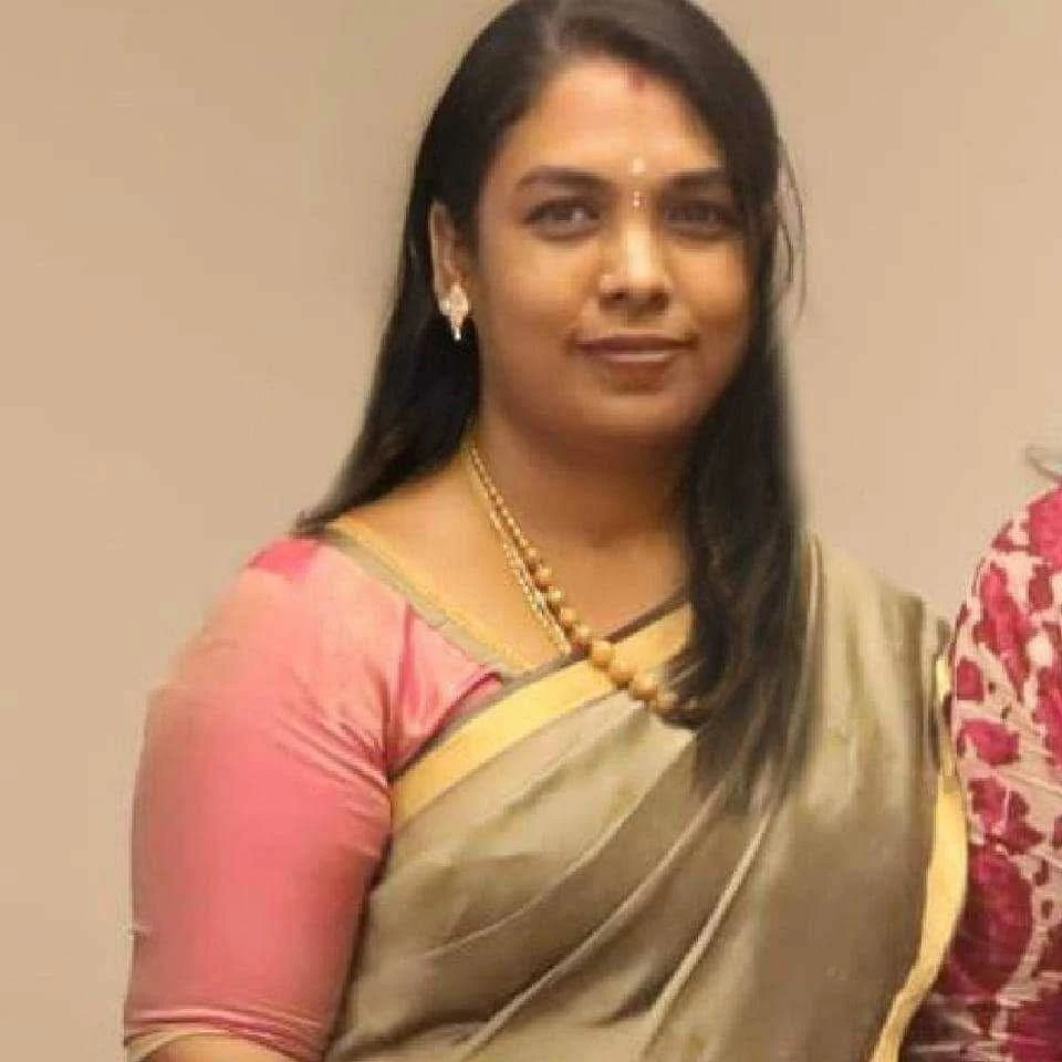 Damini Gupta – Indian escort in Hyderabad — 1 / 3