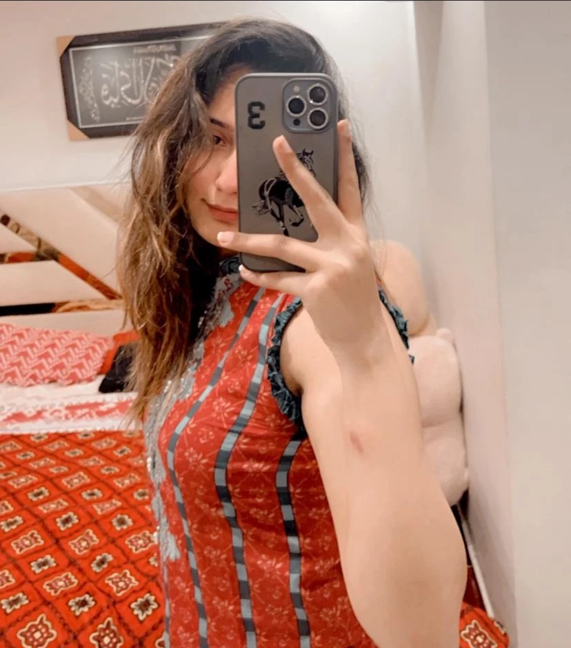 Betty – Indian escort in Baghdad — 4 / 5