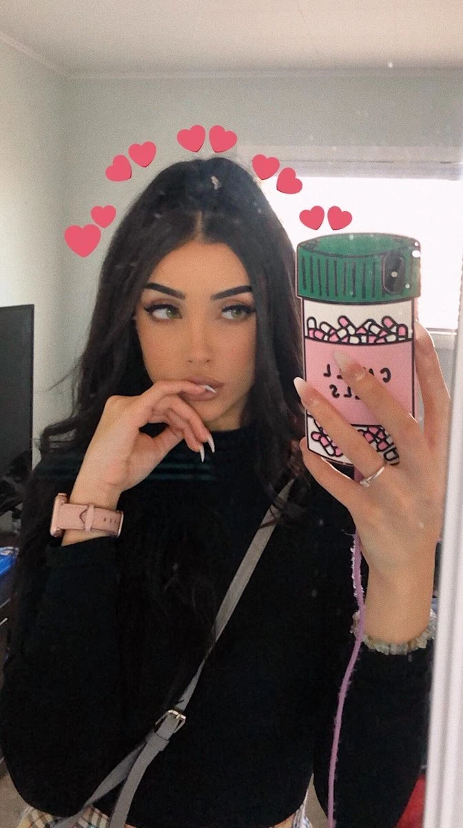 Sarah Dupont – French escort in Maldives — 5 / 7
