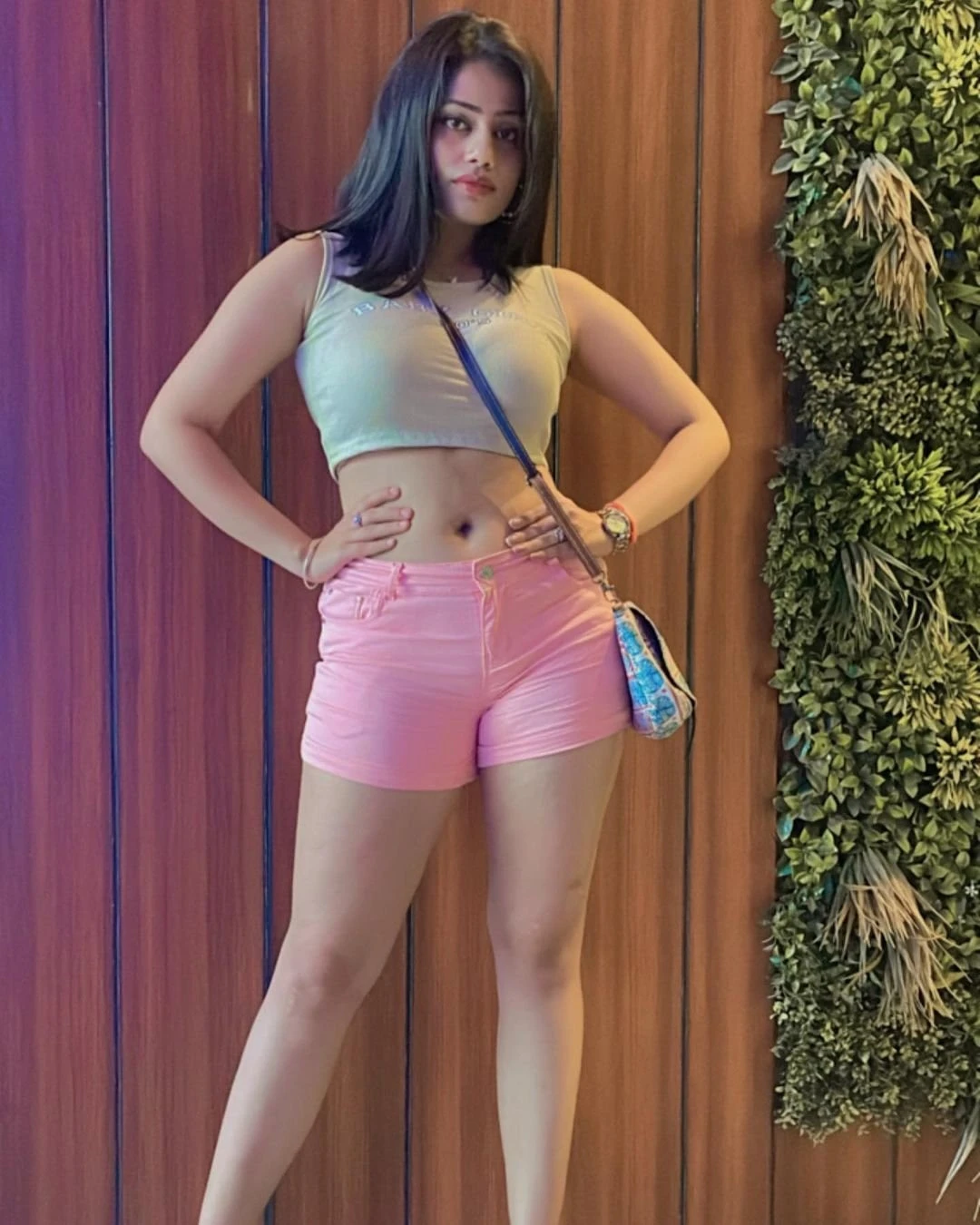 Asha Cam Show and real Meet – Indian escort in Hyderabad — 1 / 4