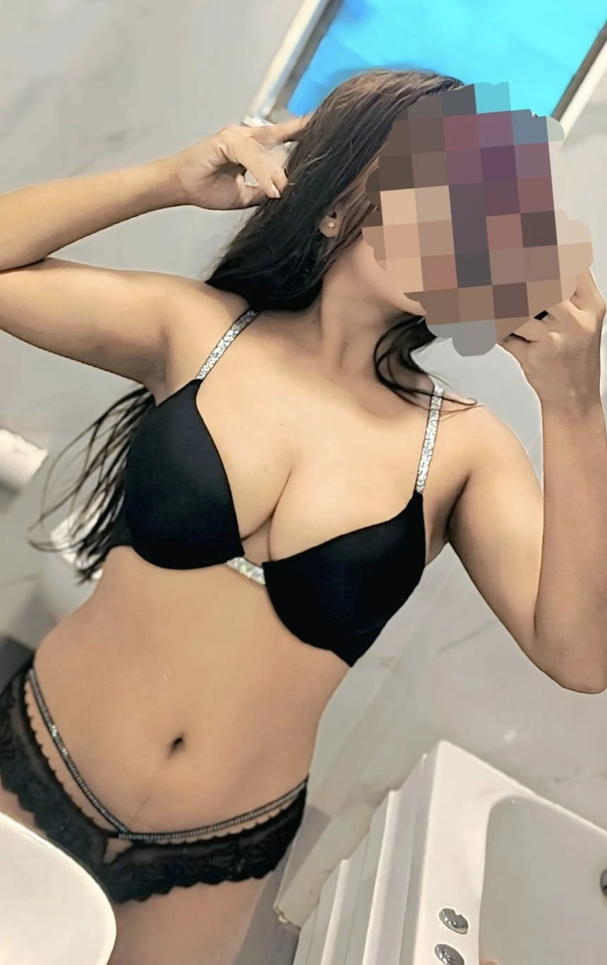 Zeena independent (Real meet & cam ) – Indian escort in Mumbai — 5 / 31