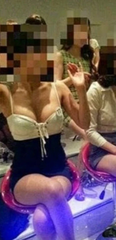 Korean Boutique Mirror Bar – South Korean escort in Seoul — 5 / 10