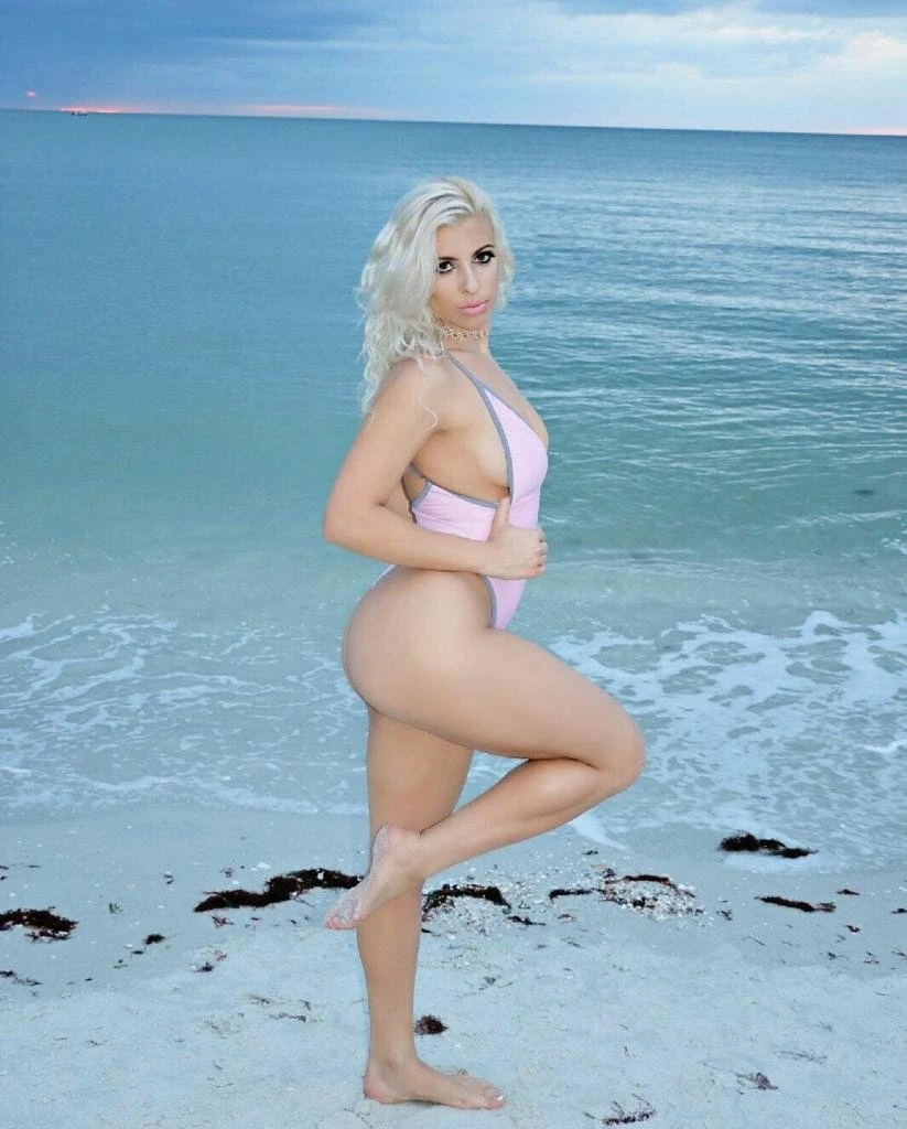 Eliana – Finnish escort in Stockholm — 4 / 5
