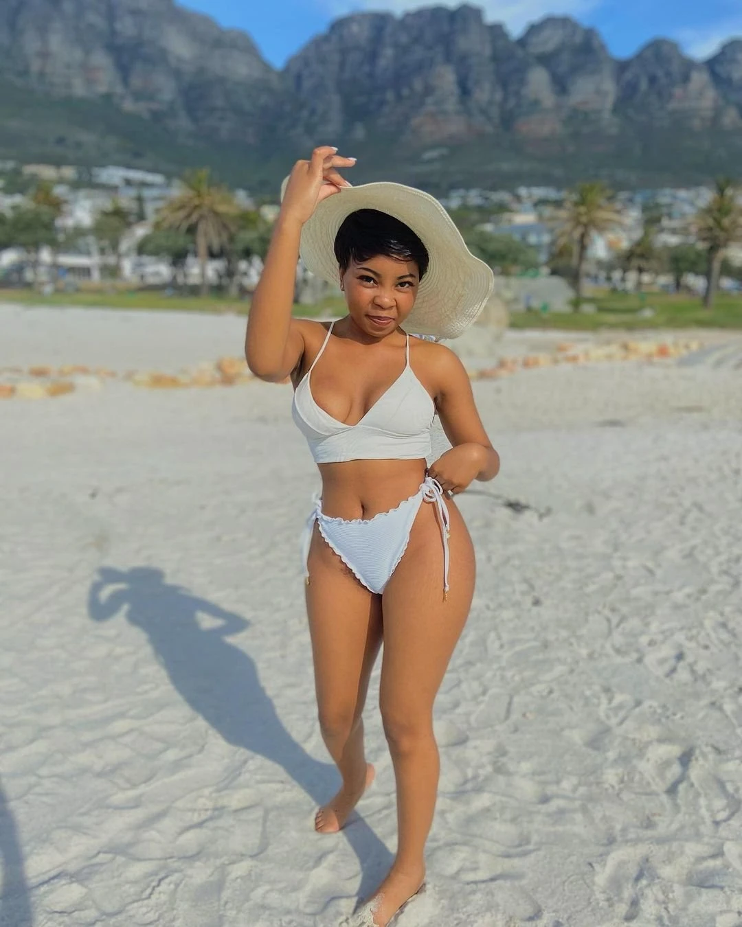 Happiness – South African escort in Beirut — 4 / 5