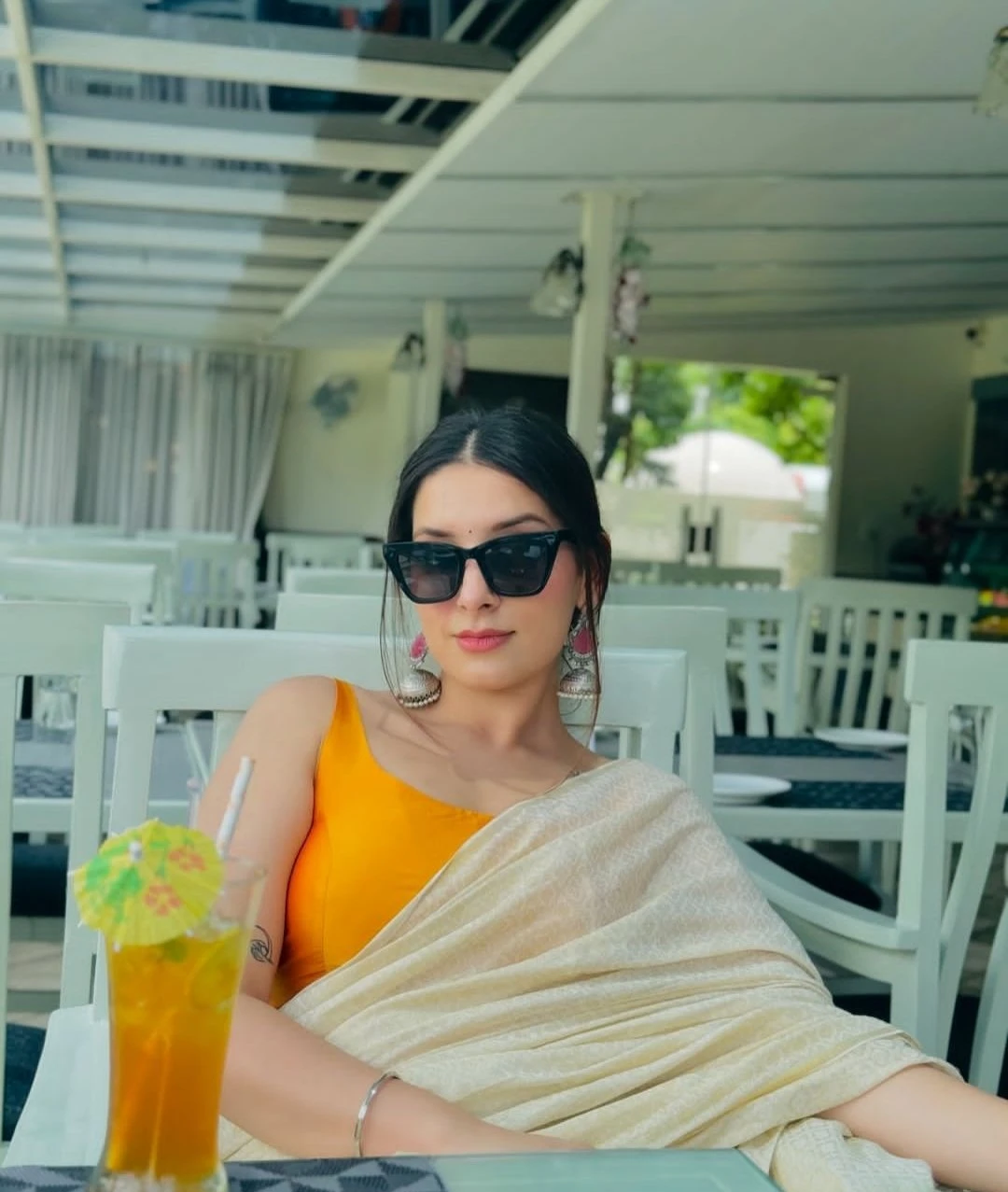 Independent shiri Cam Show / Reel Meet – Indian escort in New Delhi — 2 / 4
