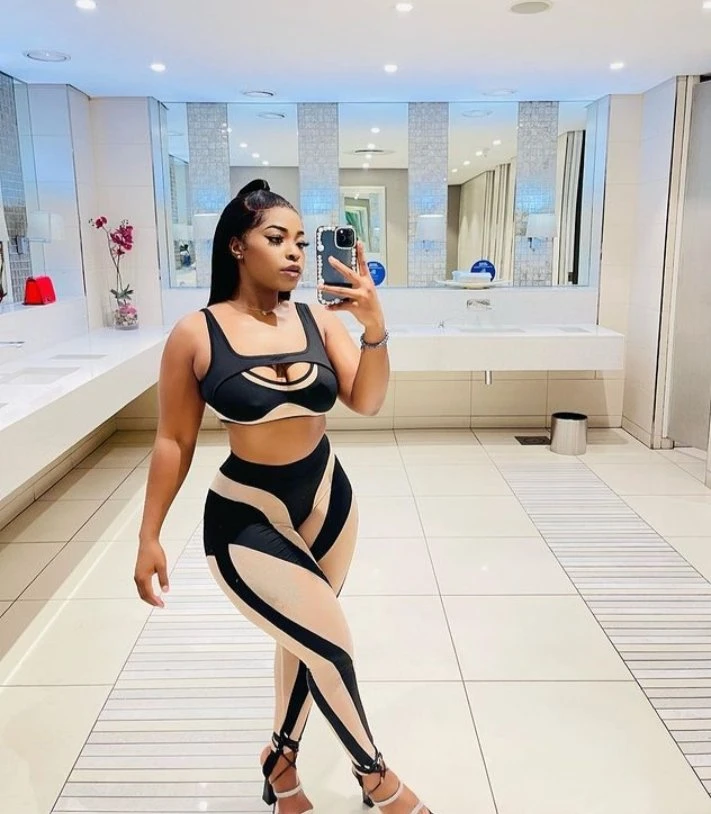 Davina Milan – Burundian escort in Noida — 3 / 8