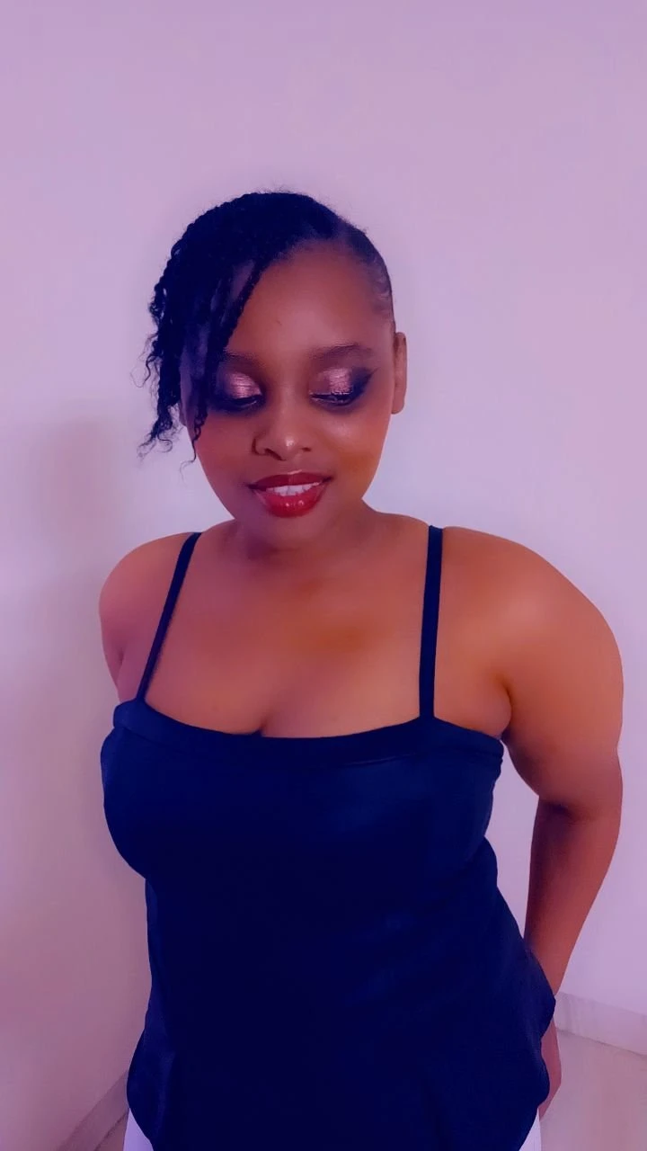 Lola sweetness – Senegalese escort in New Delhi — 2 / 6