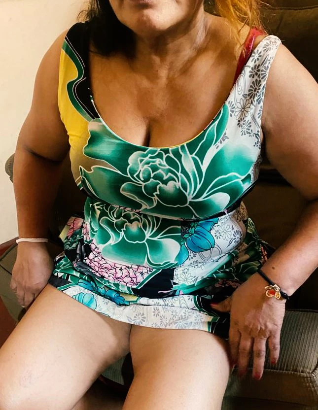 Manee - AVAILABLE NOW – Sri Lankan escort in Colombo — 2 / 6
