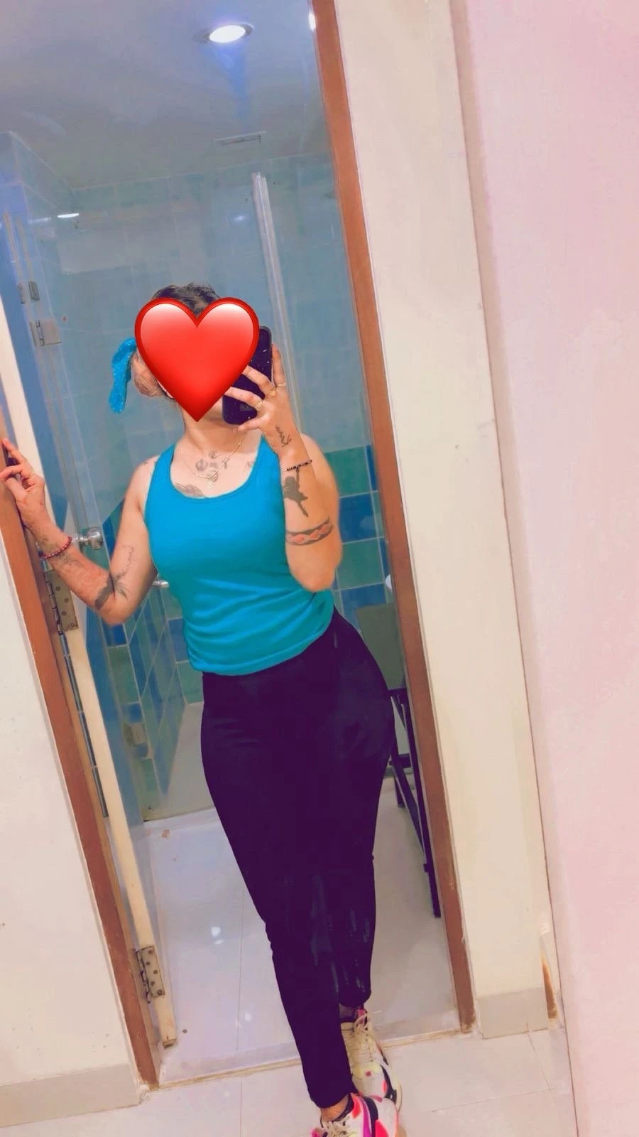 Neha Sharma – escort in New Delhi — 3 / 5
