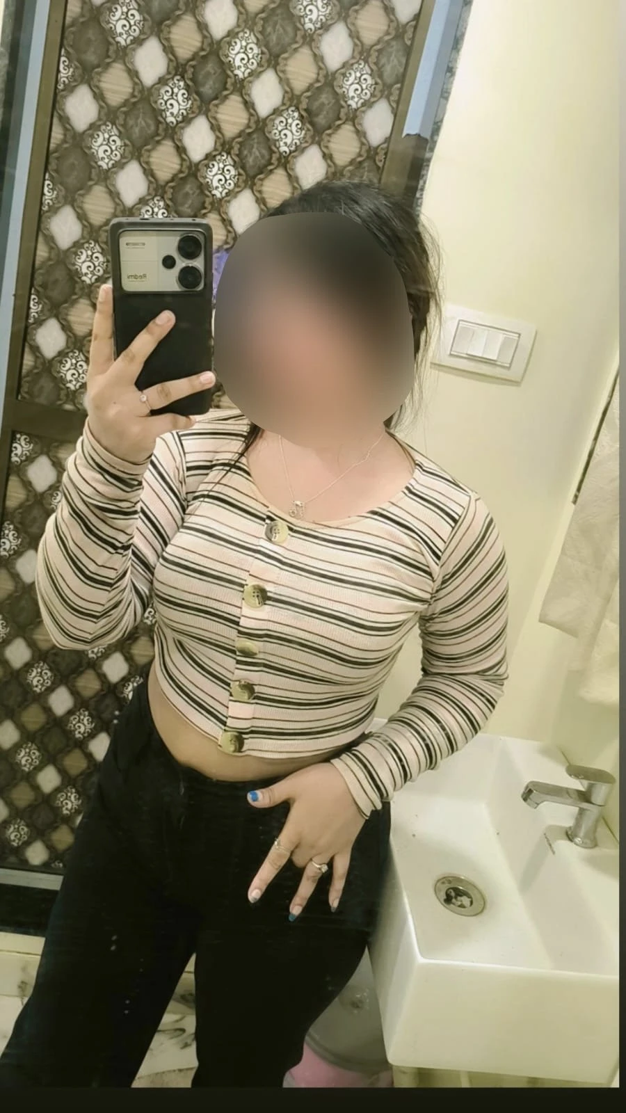 Khushi Meet & Cam – Indian escort in Navi Mumbai — 2 / 3