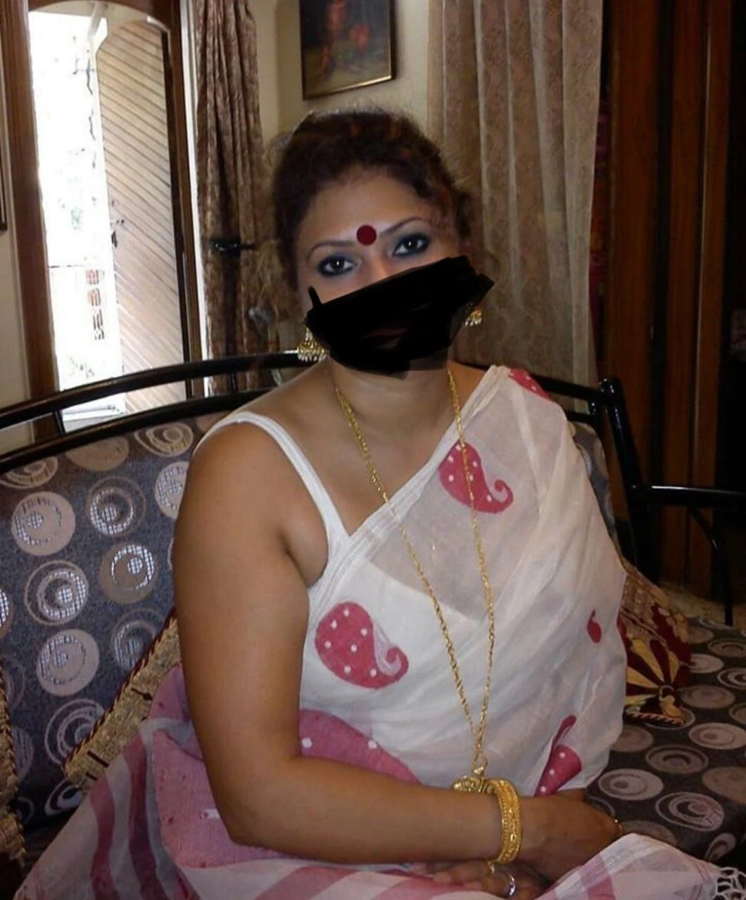 Sumita Chauhan – Indian escort in Kolkata — 2 / 6