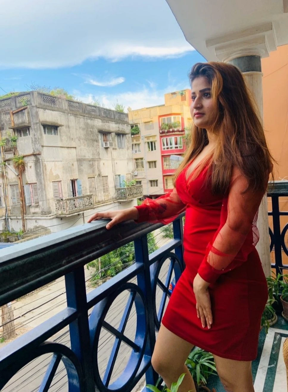 Neha Roy cam show real meet – Indian escort in Mumbai — 1 / 5