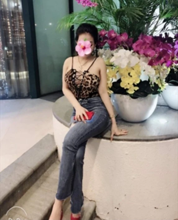Mi Mi – Vietnamese escort in Hanoi — 4 / 5
