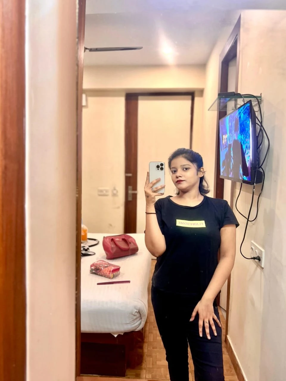 ALISHA MASSAGE PARLOUR – Indian masseuse in New Delhi — 4 / 12