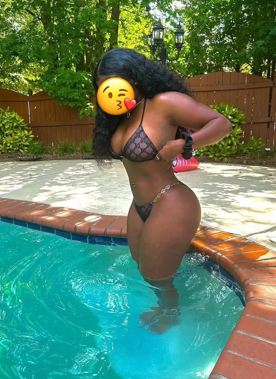 Pretty Damsel – Sierra Leonean escort in Abidjan — 7 / 8