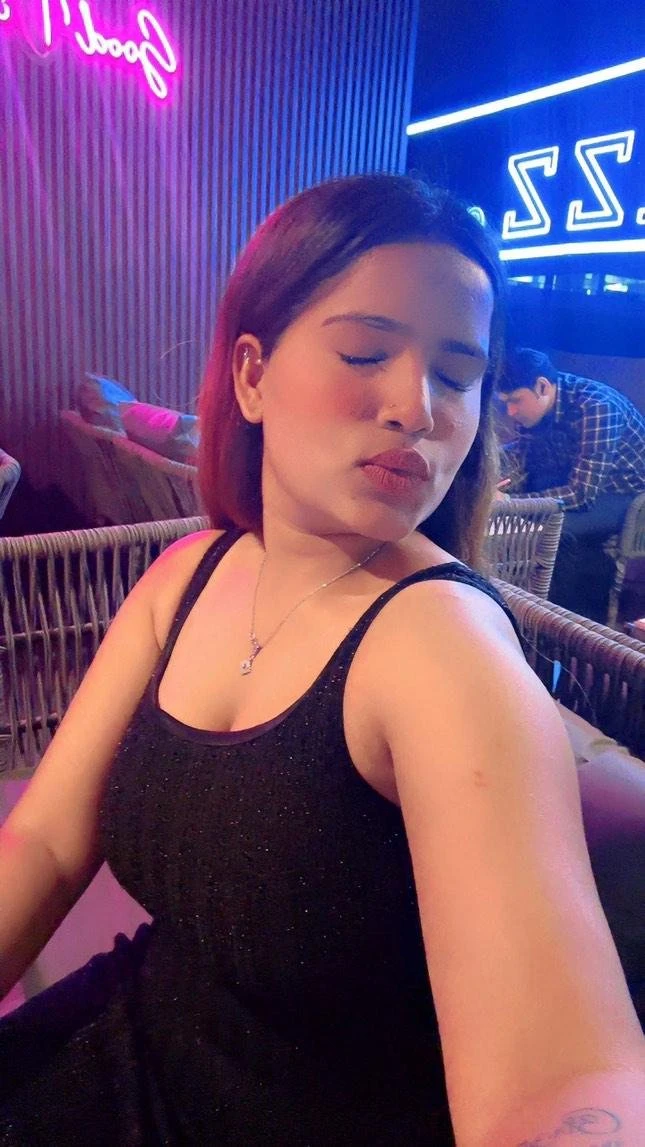 Aparajita – Indian escort in New Delhi — 1 / 3