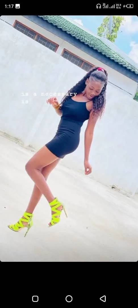 Naila Perry – Tanzanian escort in Noida — 5 / 10