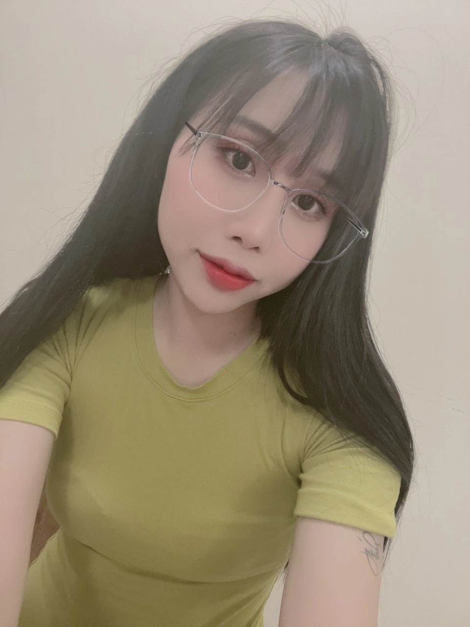 Lucy Small Girl – Vietnamese escort in Malta — 6 / 7