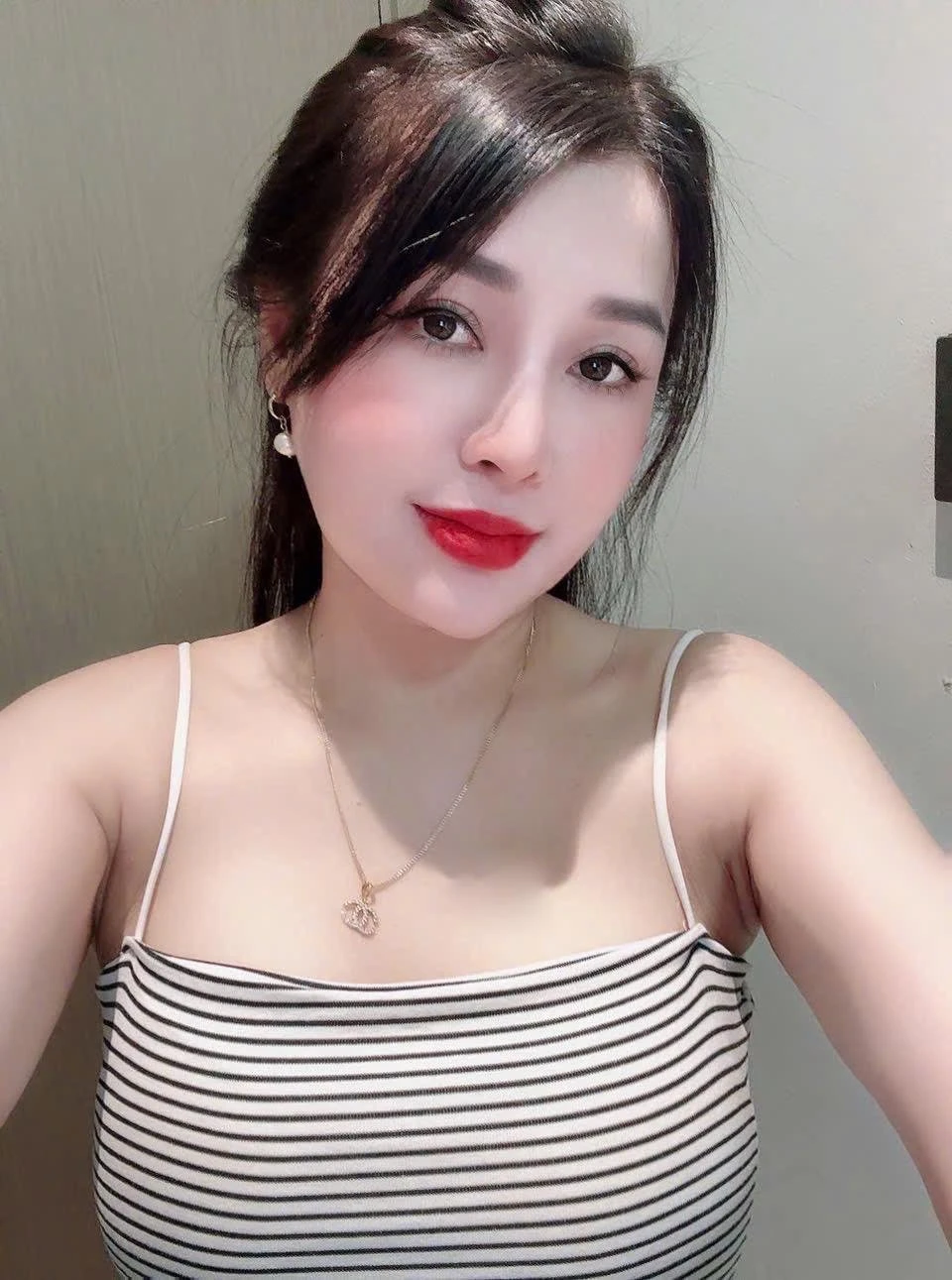 Aurora – South Korean escort in Mumbai — 10 / 12
