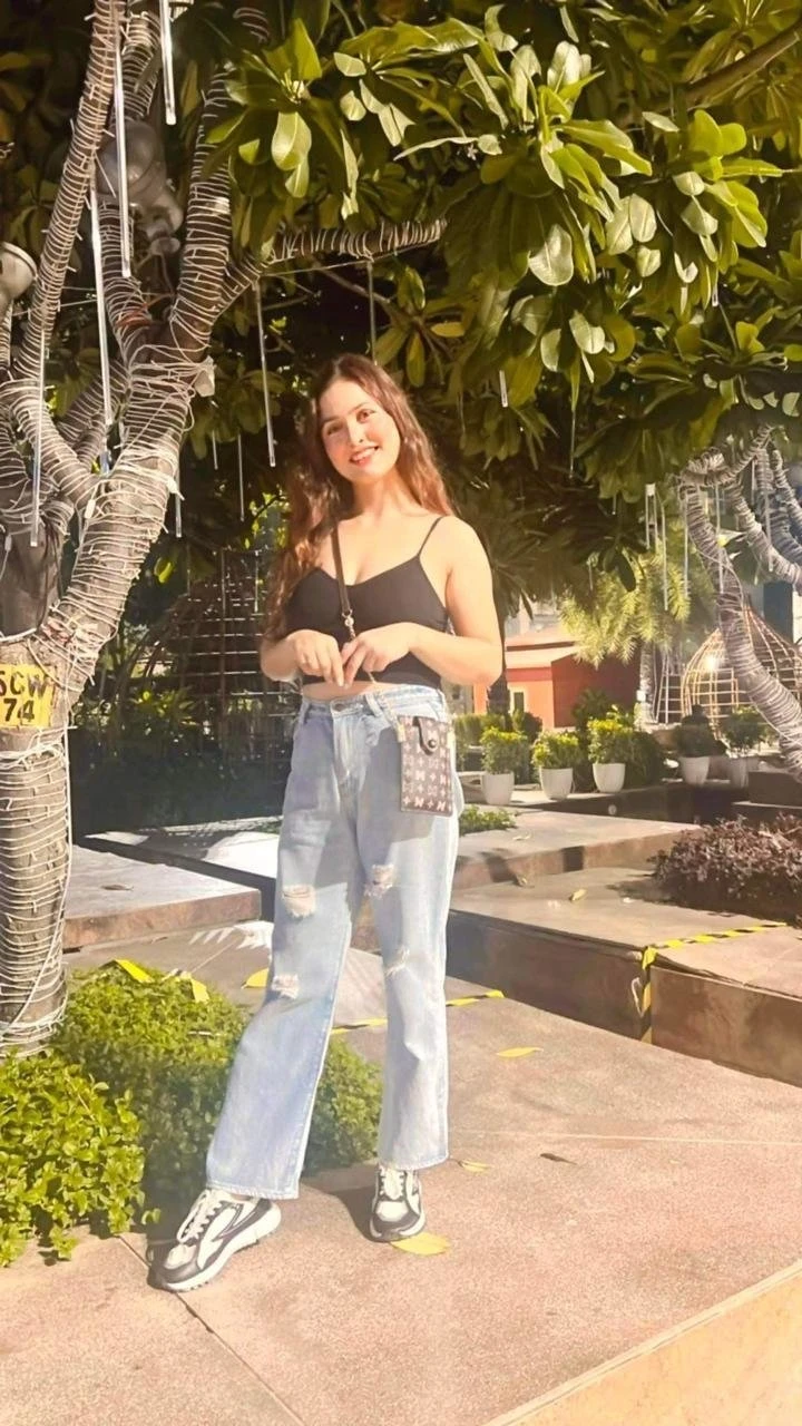 Aerocity High Level Pleasure and Romance – Indian escort in New Delhi — 3 / 5