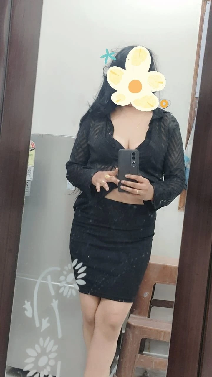 Hey I'm Niharika Real Meet & Cam Fun – Indian escort in New Delhi — 15 / 21
