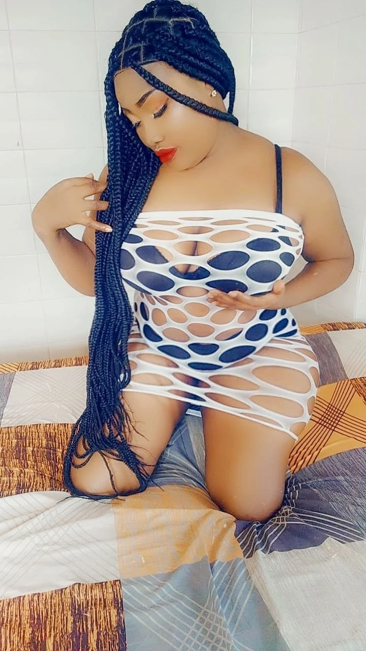 Roxy – escort in Chennai — 1 / 4