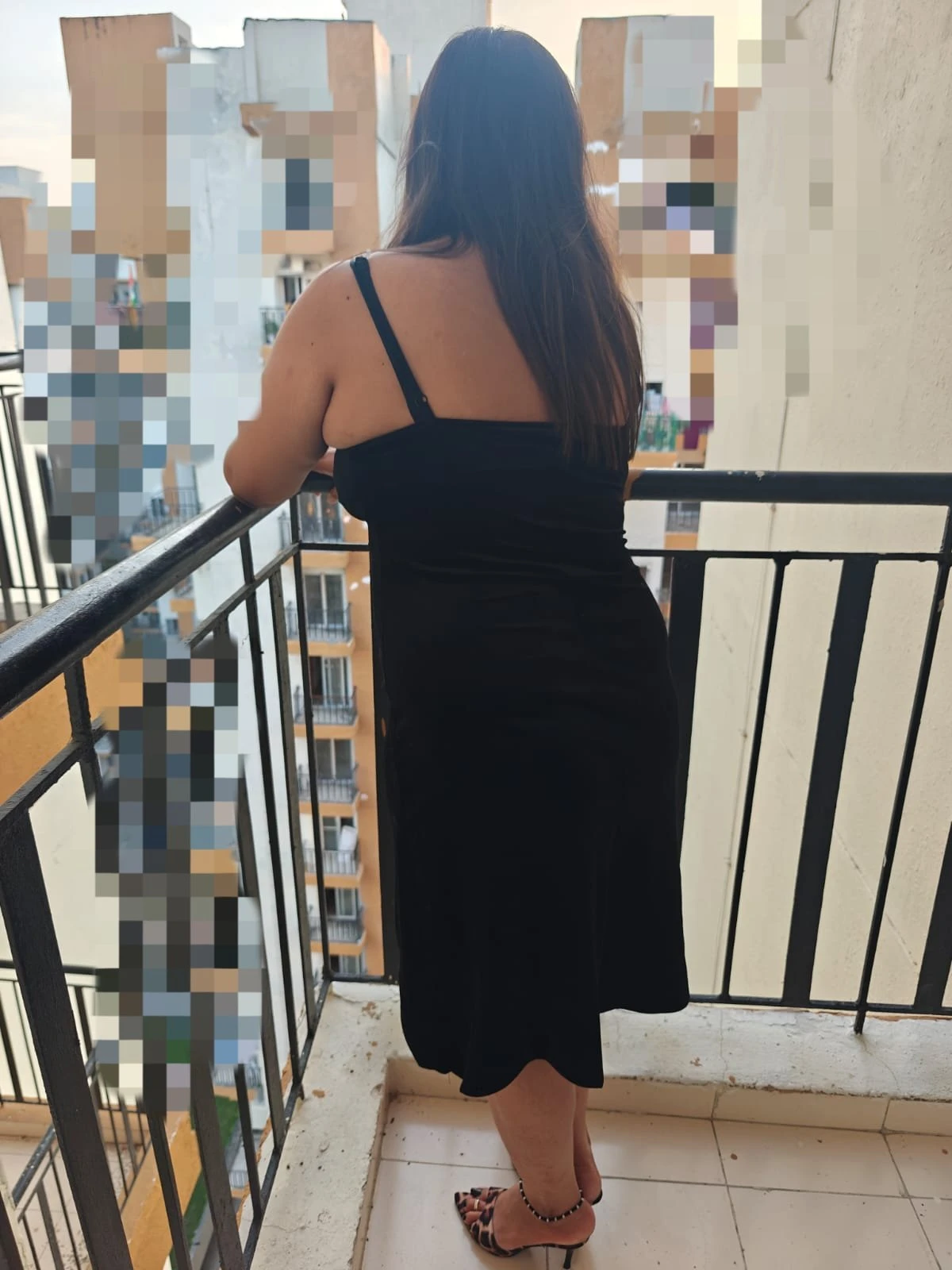 Tara Real Meet & Cam Show Noida – Indian escort in Noida — 4 / 5