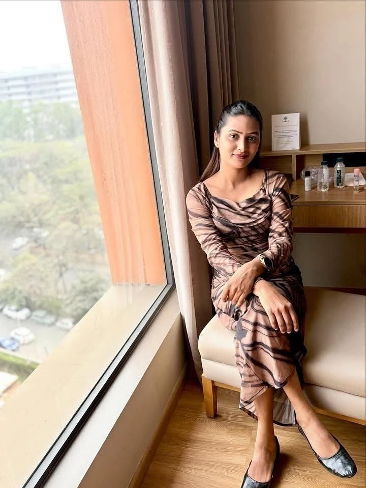 Divya – Indian escort in Vapi — 2 / 8