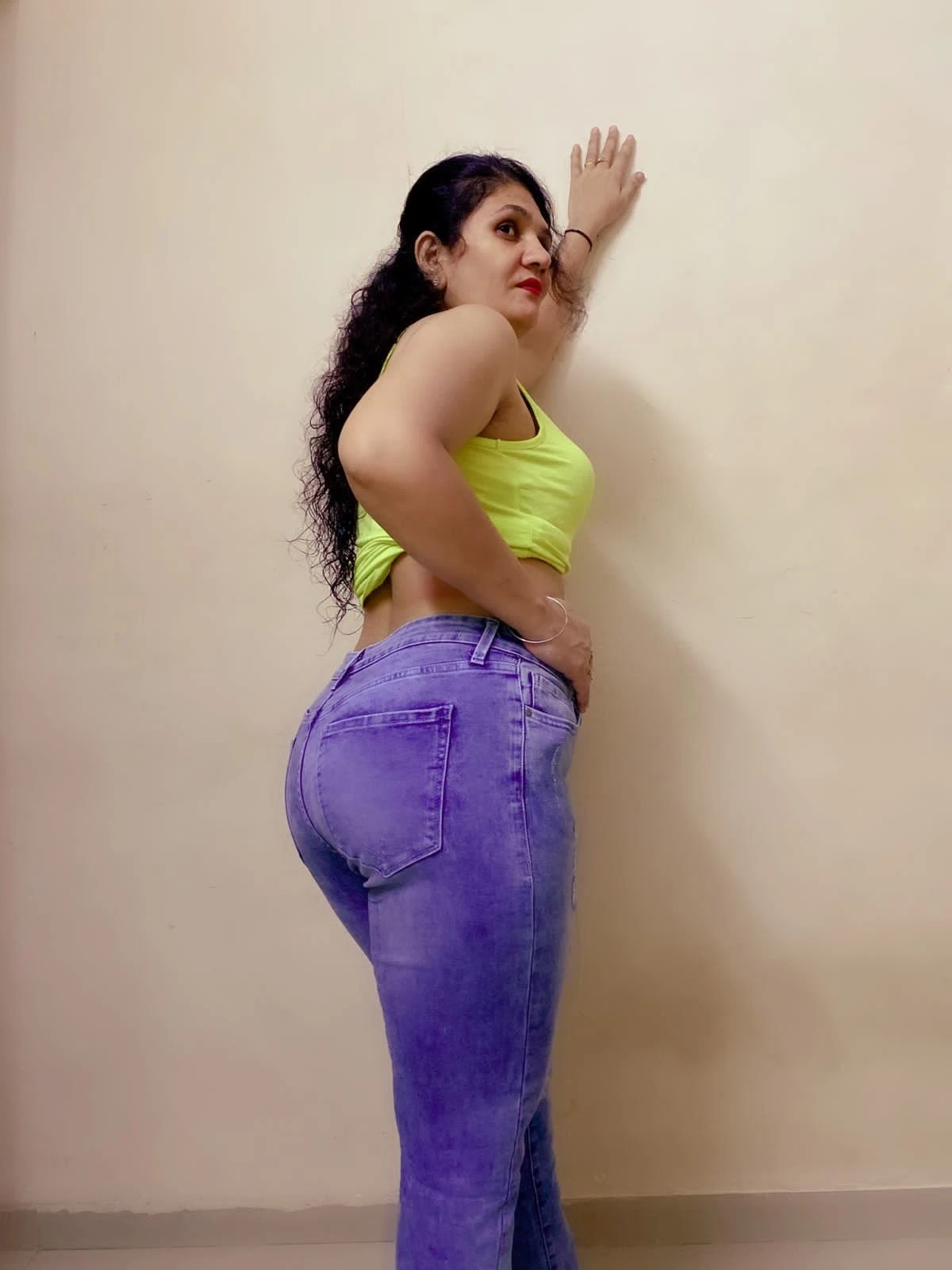 Priya – Indian escort in Mumbai — 4 / 14