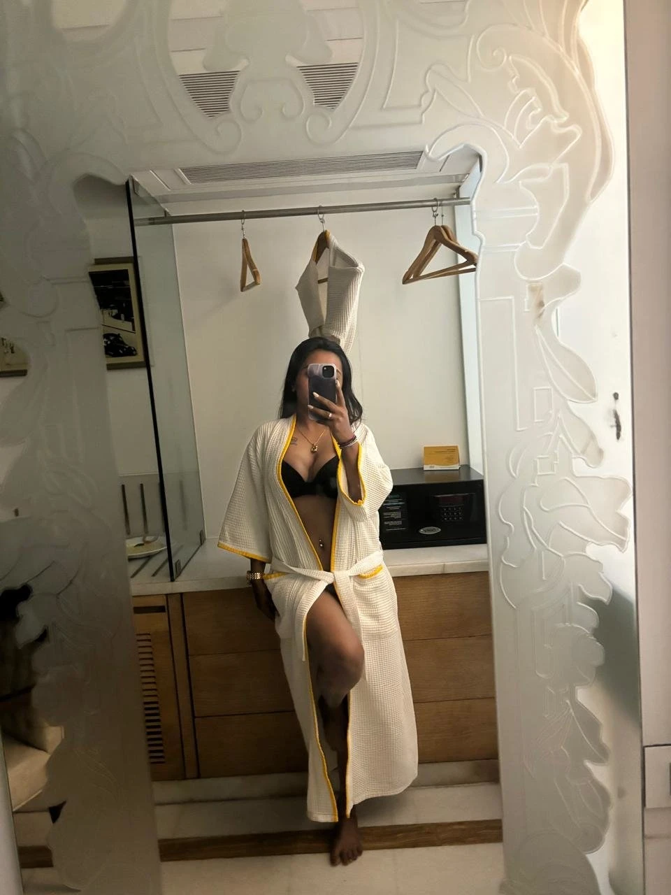 Mira – Indian escort in Mumbai — 3 / 5