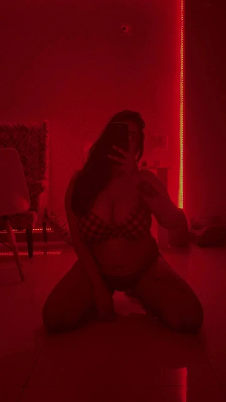 bhabhi available – Indian escort in Navi Mumbai — 3 / 4