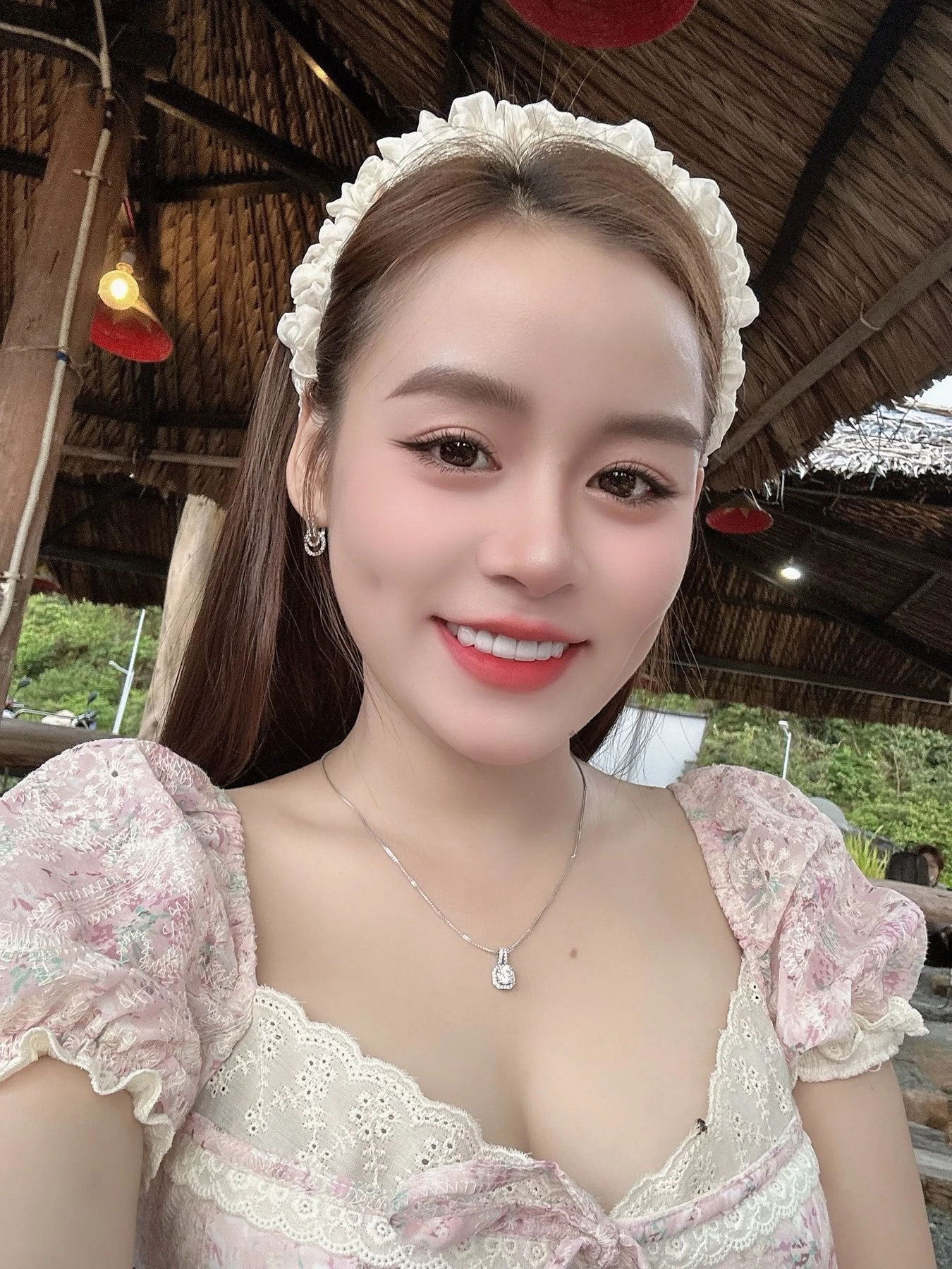 Suri – Vietnamese escort agency in Ho Chi Minh City — 17 / 24