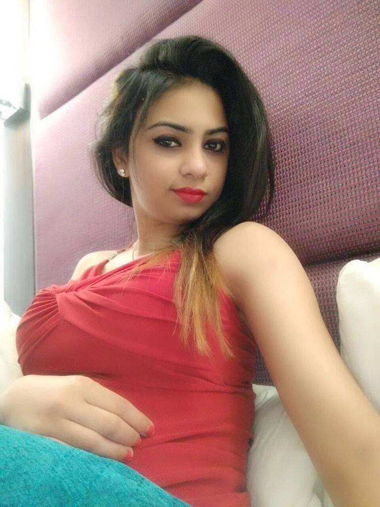 Riya – Indian escort in Mumbai — 2 / 4