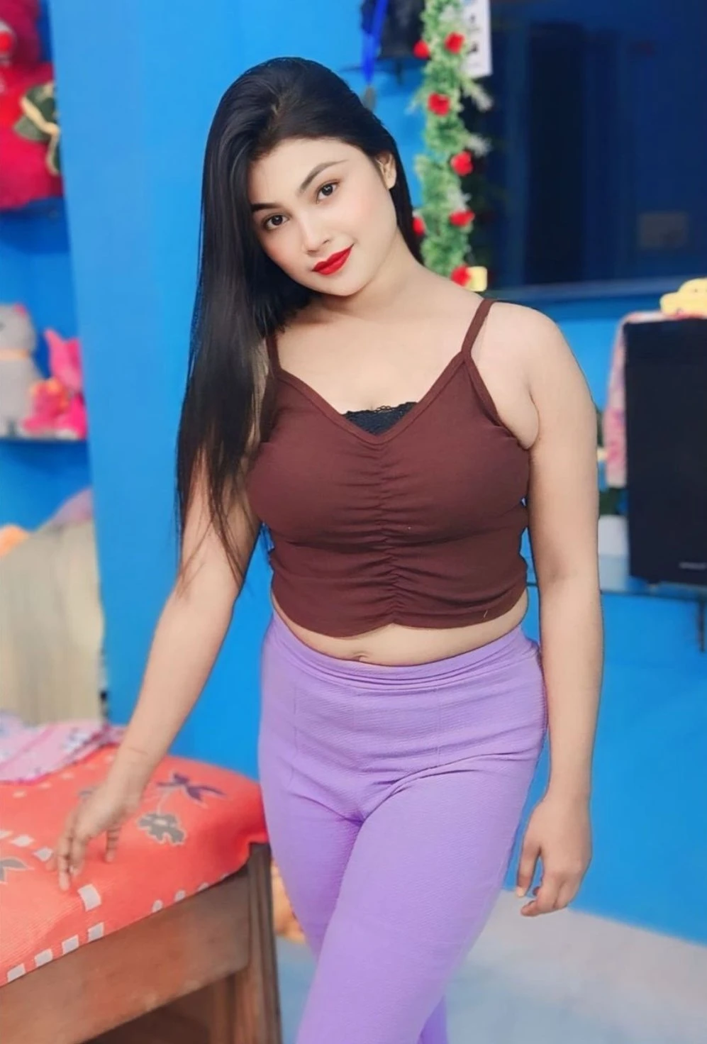 Shivani – Indian escort in Indore — 2 / 3