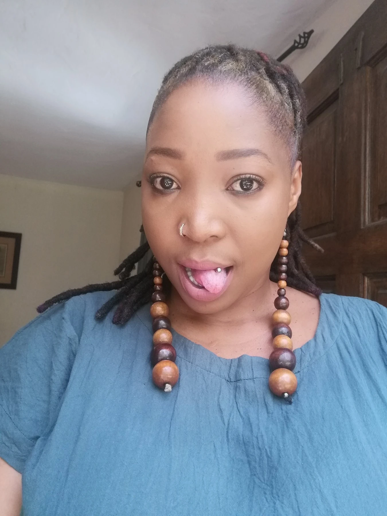 Roxy – Zimbabwean masseuse in Zanzibar — 4 / 6
