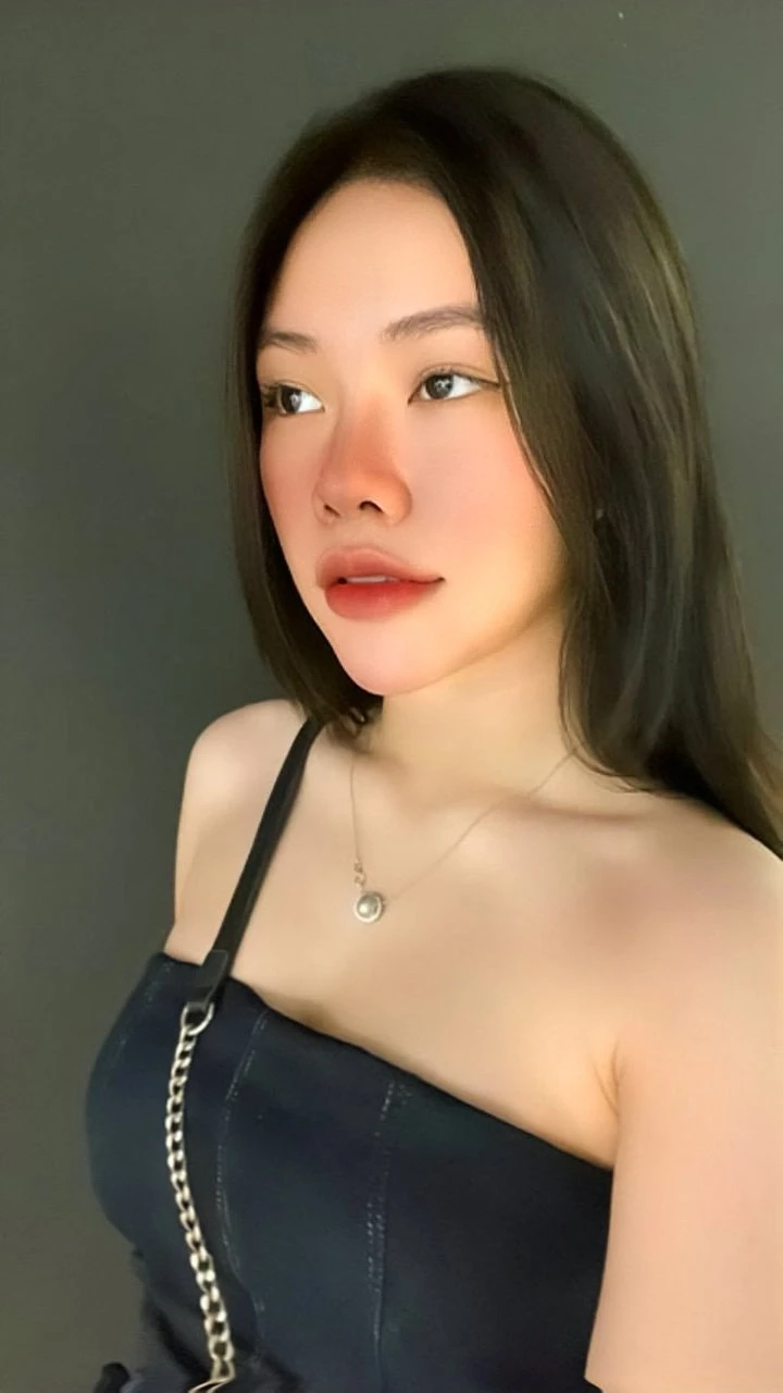 Diễm My – Vietnamese escort in Ho Chi Minh City — 7 / 8