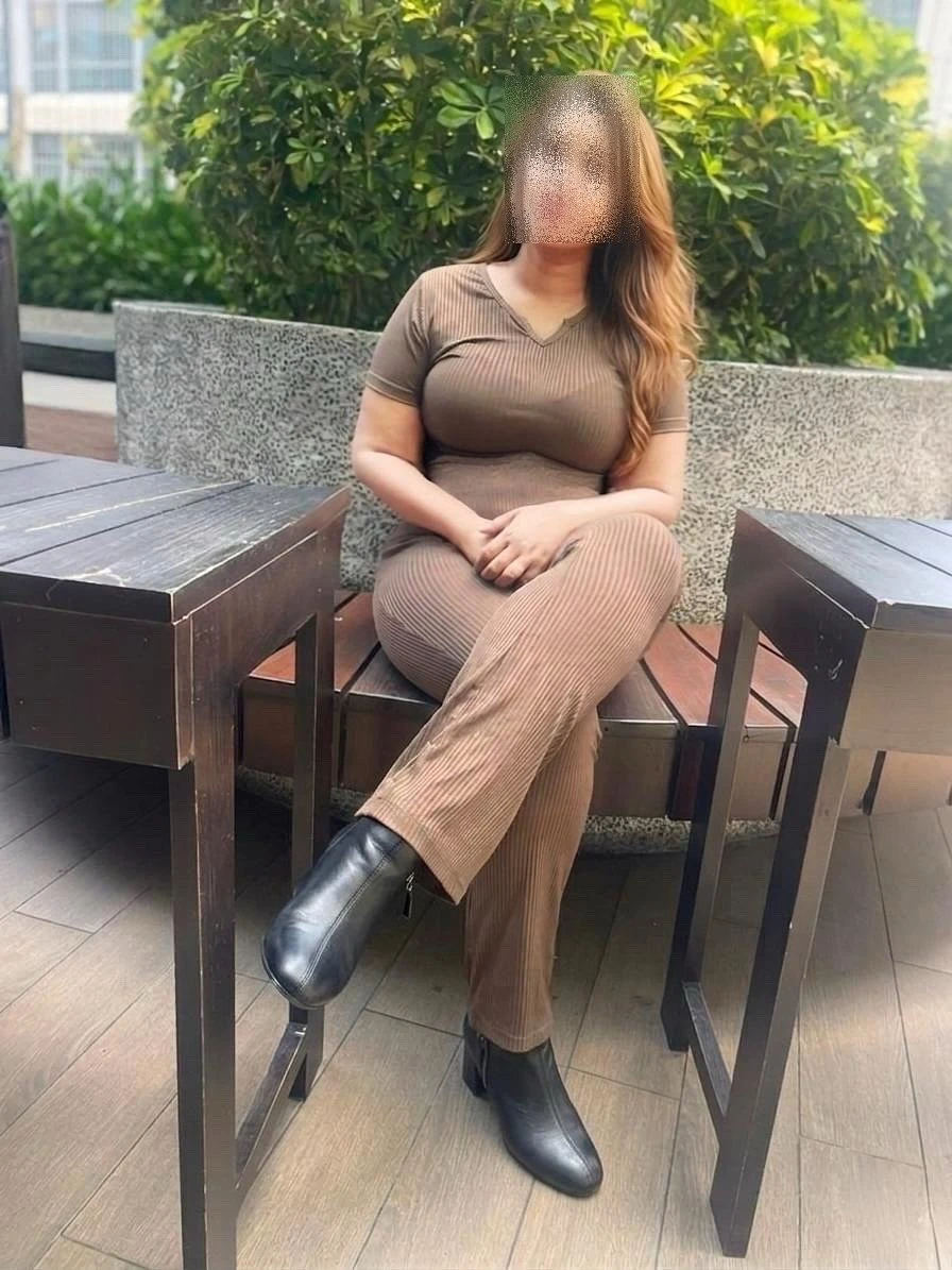 The "Girlfriend Experience" with a Spark – Sri Lankan escort in Colombo — 6 / 10