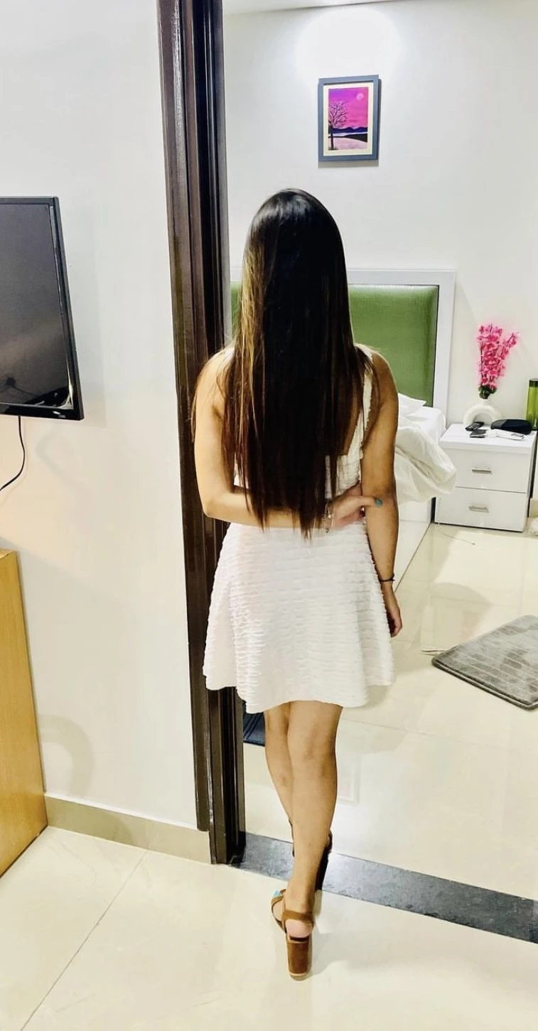 I’m Shurti – Indian escort in Pune — 4 / 5