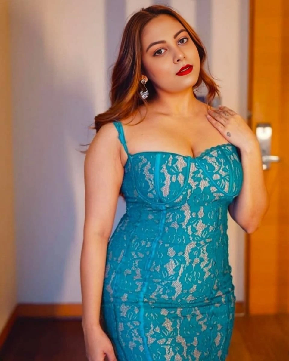 Sonal Here for Meet – Indian escort in Hyderabad — 2 / 4