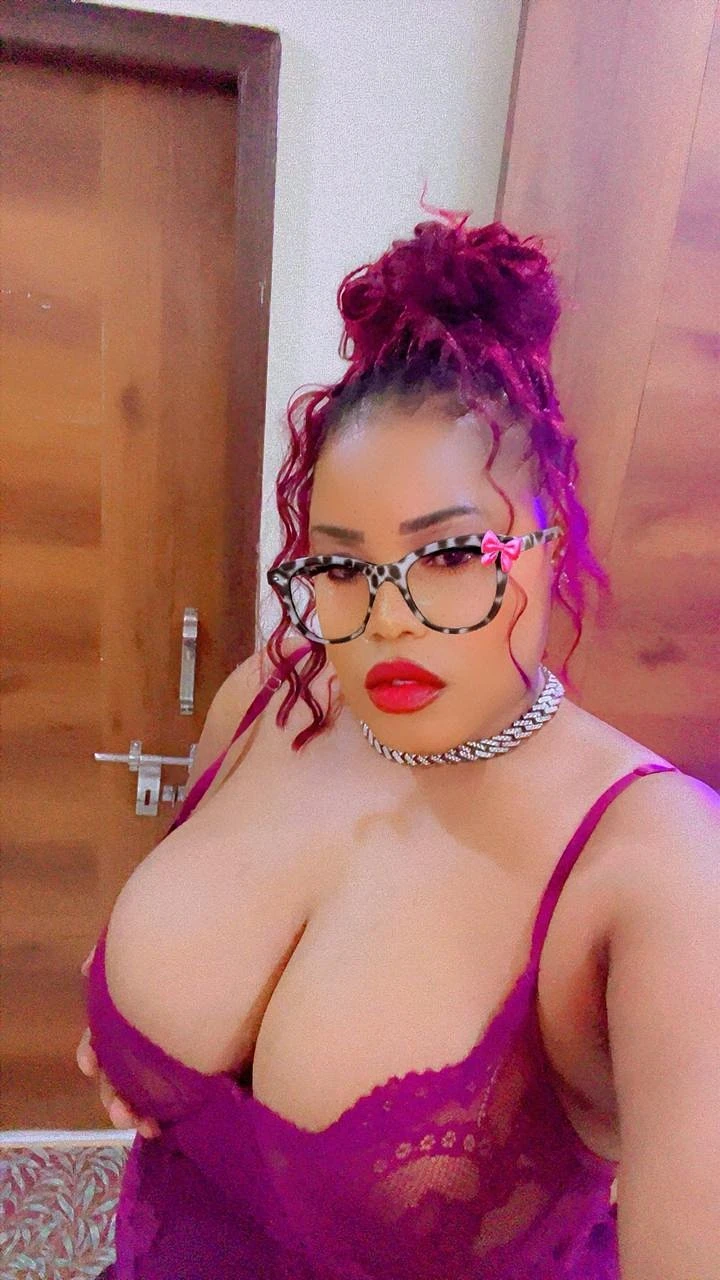 Feti – South African escort in Gurgaon — 2 / 13