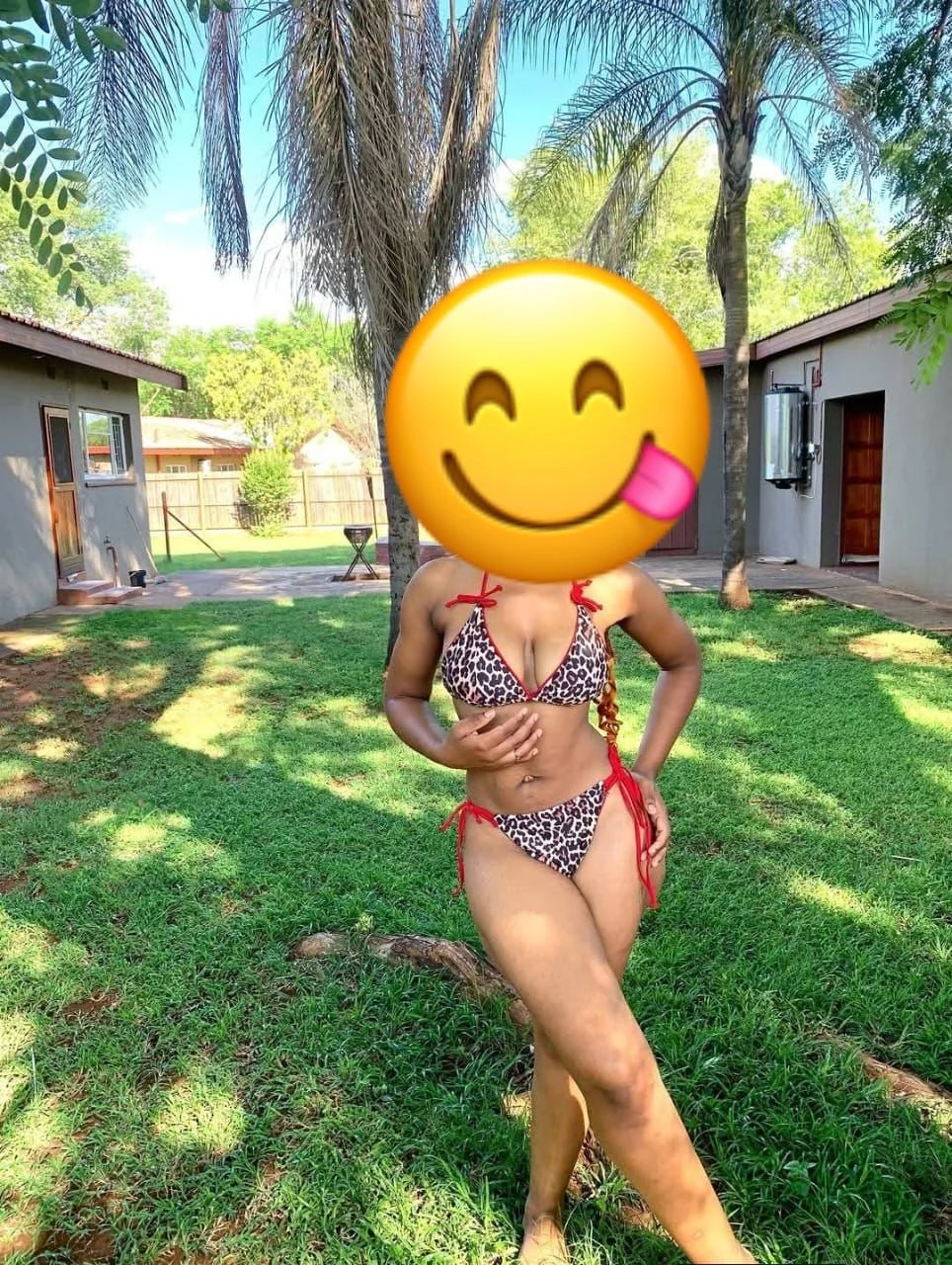 Douce Délicieuse – Cameroonian escort in Abidjan — 3 / 4