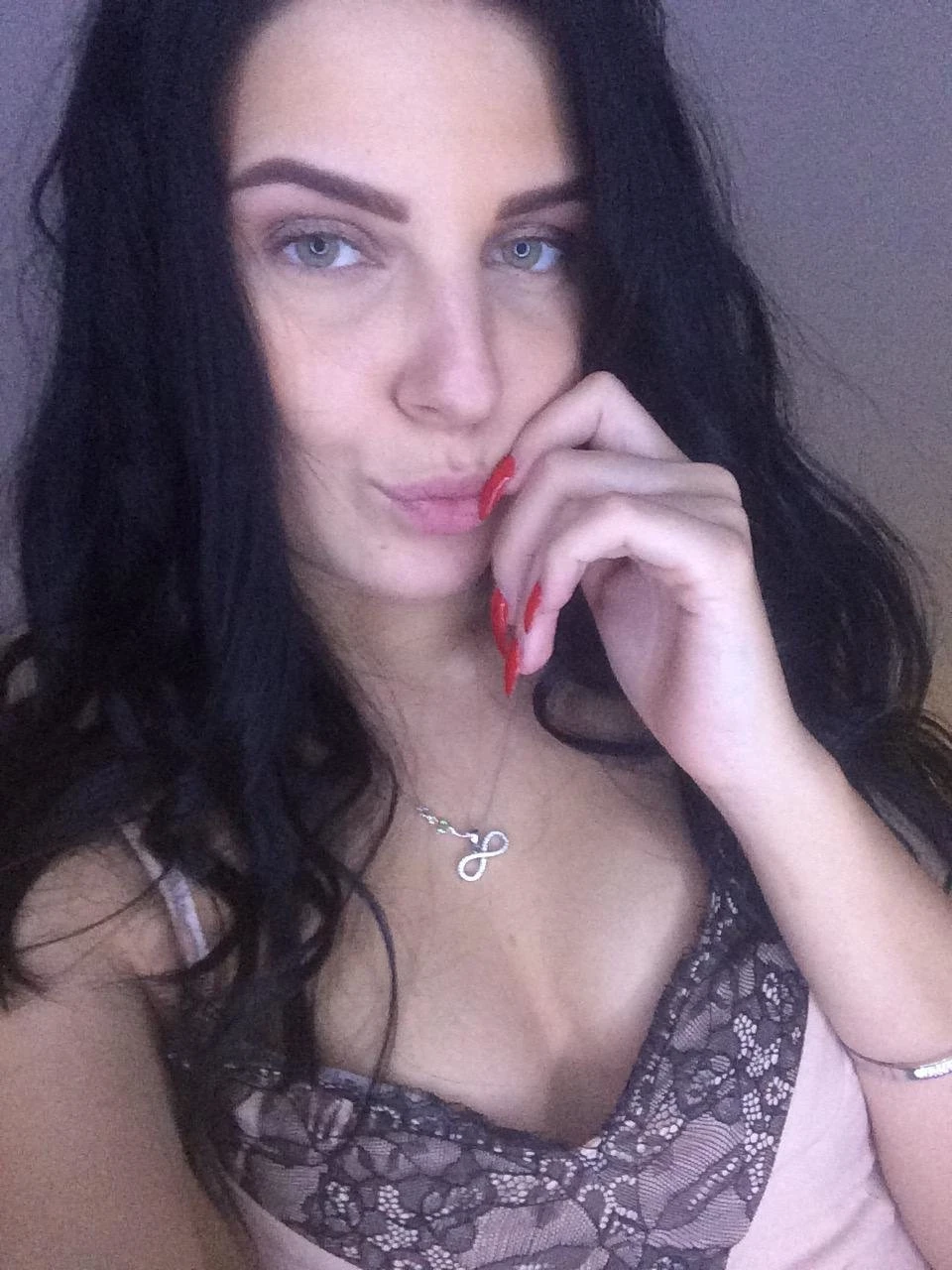 Eira – American escort in Stockholm — 7 / 9