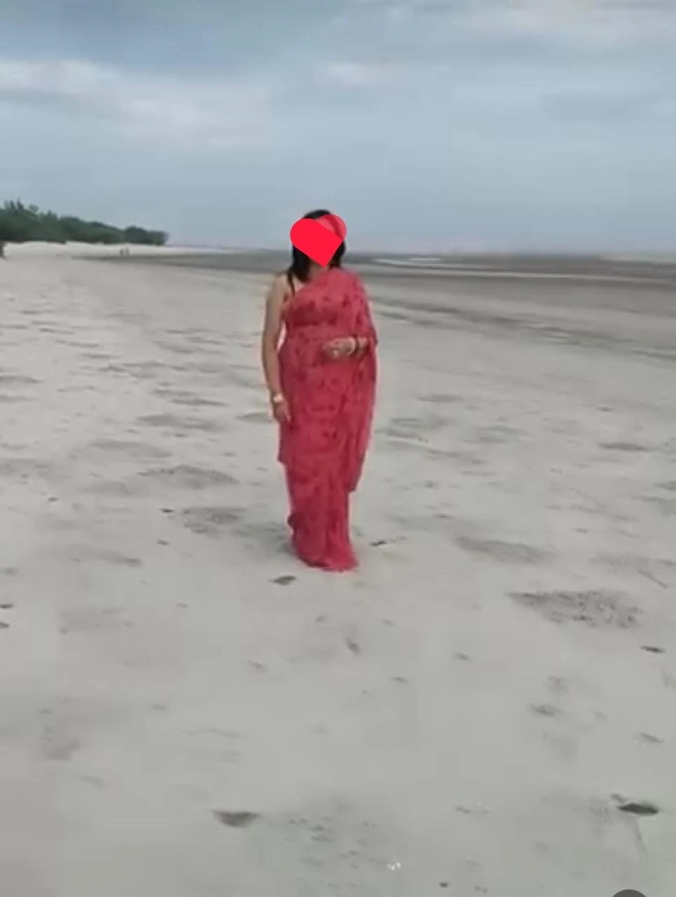Tanushree Bhabhi real fun cam – Indian escort in New Delhi — 4 / 9