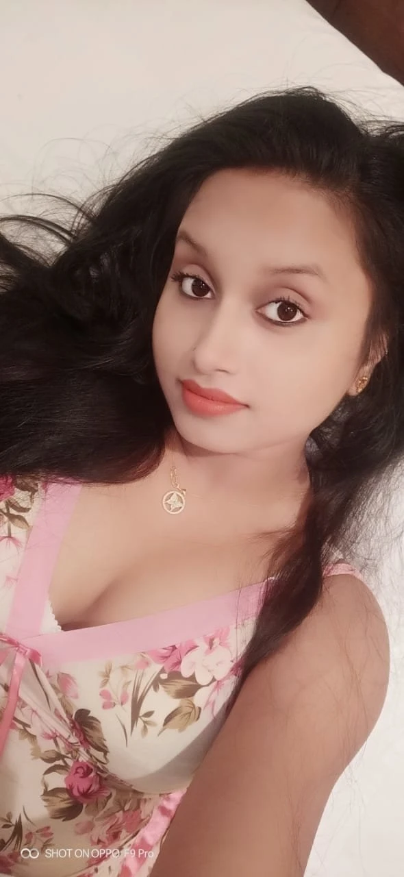 Zoya Khana – Indian escort in Hyderabad — 3 / 4