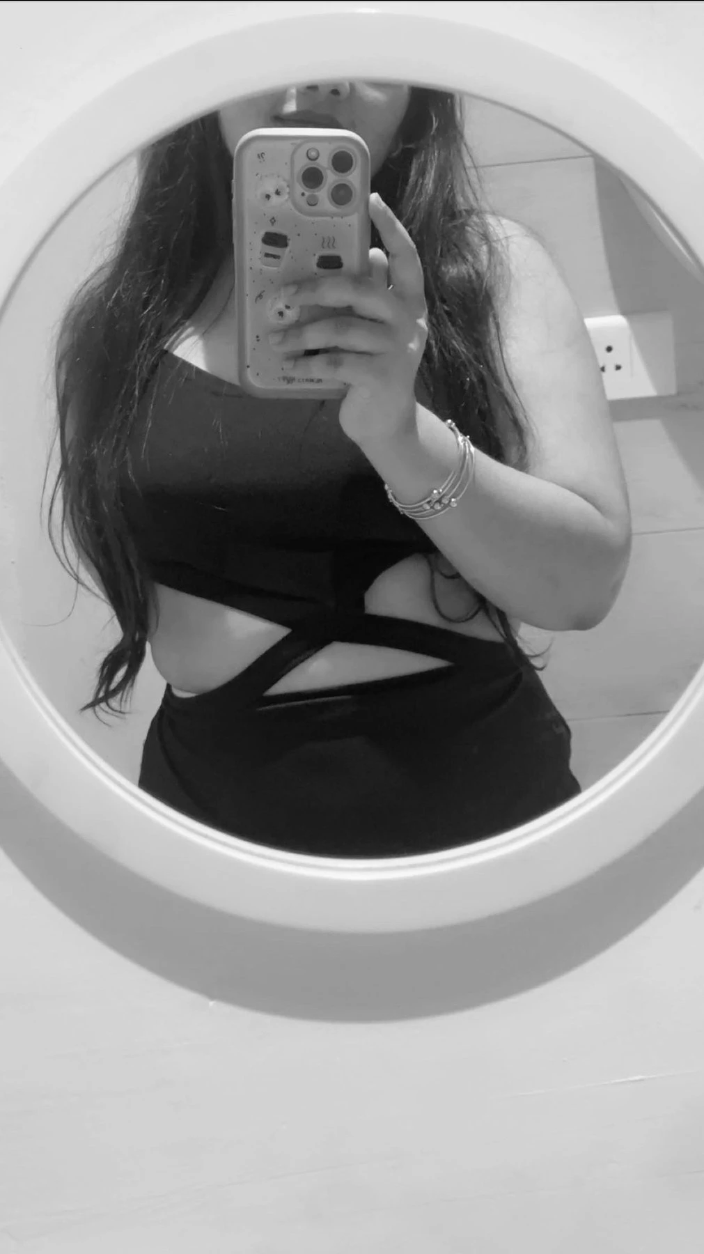 Shizuka – Indian escort in Hyderabad — 2 / 3