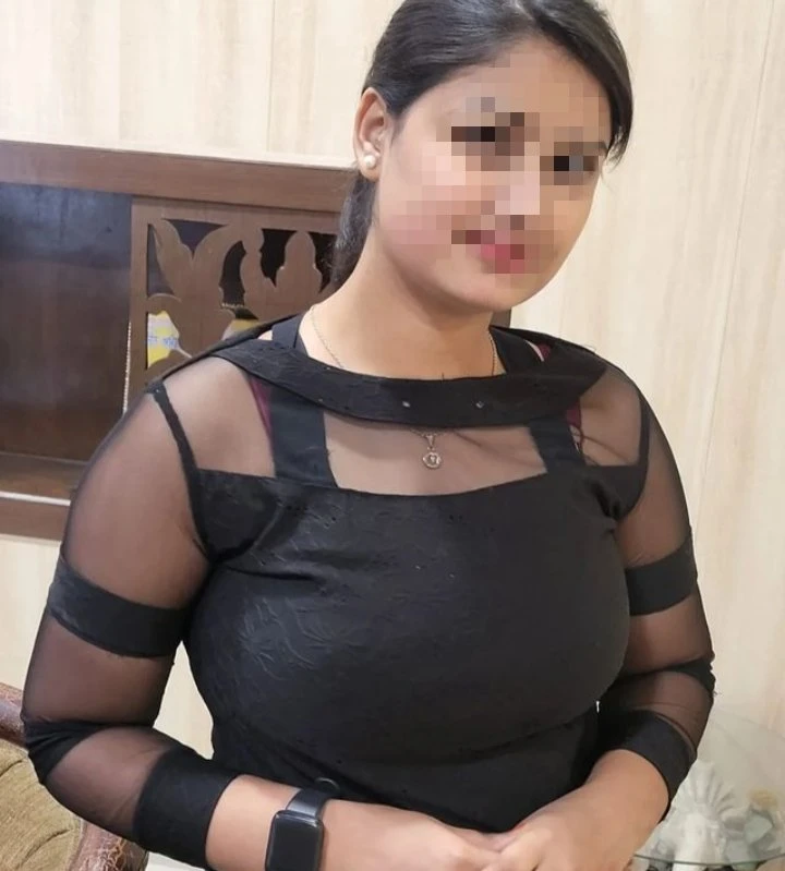 Ayushi – Indian escort in Noida — 3 / 4