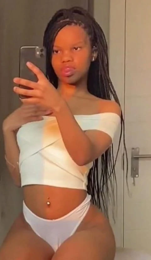 Mercy – Burkinabe escort in Pune — 3 / 4