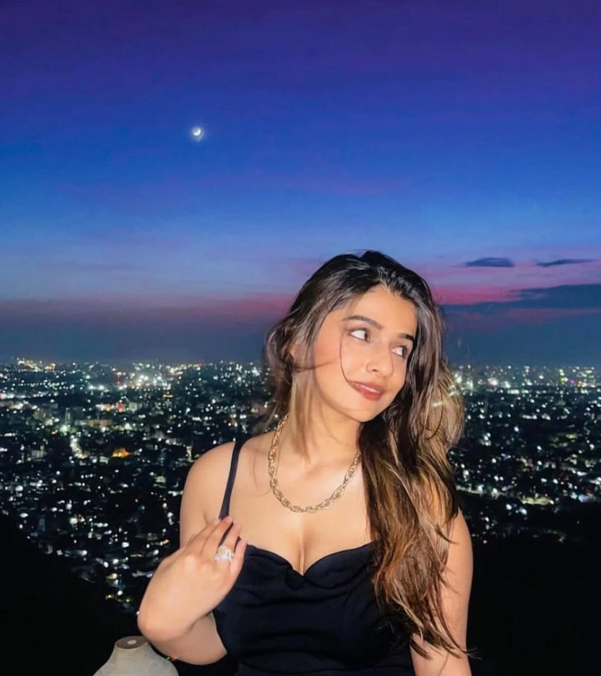 DIVYA MODELLING PROFESSIONAL AVAILABLE – Indian escort in New Delhi, Escort, New Delhi