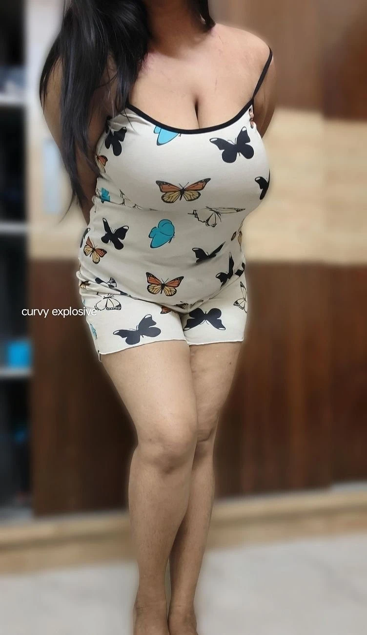 Curvy Explosive – Indian escort in Kolkata — 2 / 7